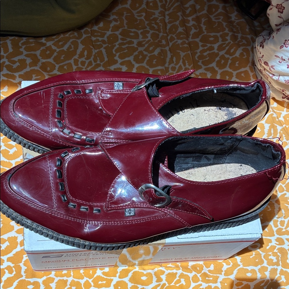 TUK Men's Glossy Maroon Loafers